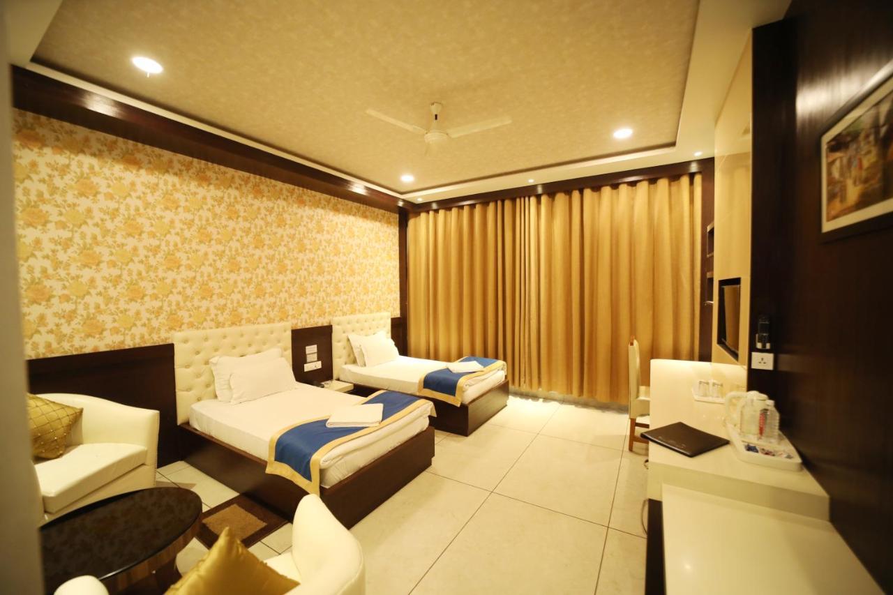 Hotel Panchsheel Ayodhya Zewnętrze zdjęcie
